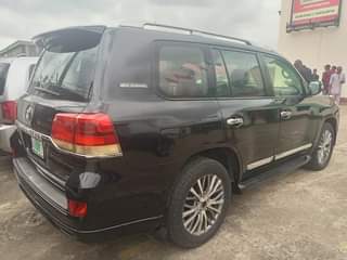 A picture of Toyota Landcruiser For Sale 2012 upgraded to 2016