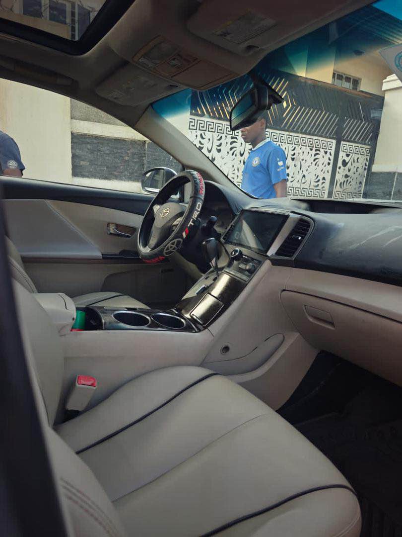 A picture of Toyota venza 2010 XLE Registered 6 plug venza engine Perfect