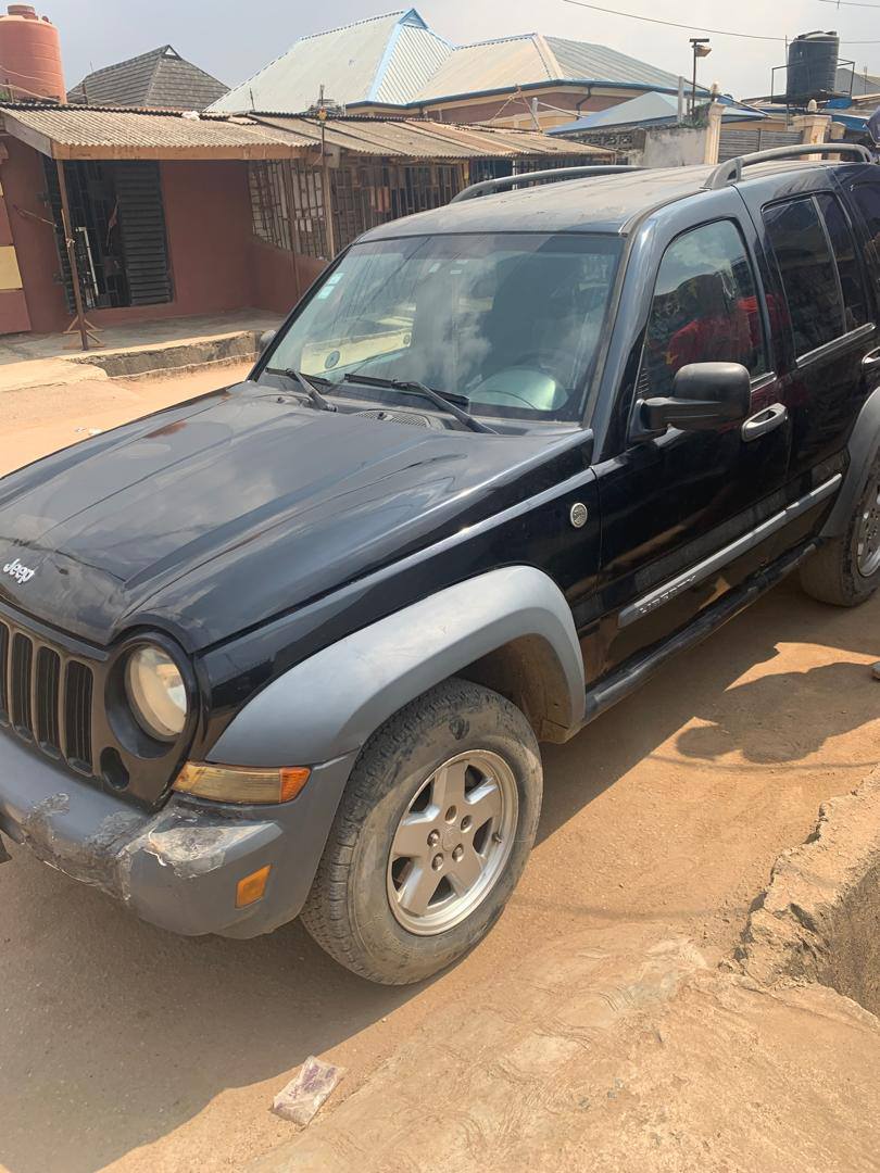 A picture of Jeep 08103497110