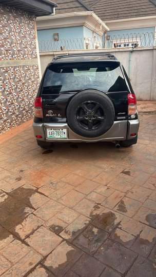 A picture of Reg Toyota RAV4 2004 model extremely clean owner needs money