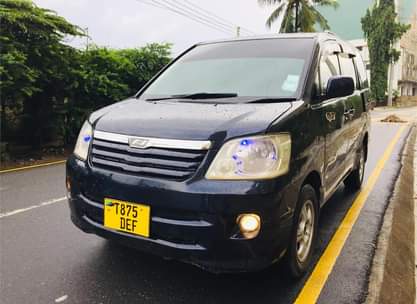 A picture of Toyota Noah