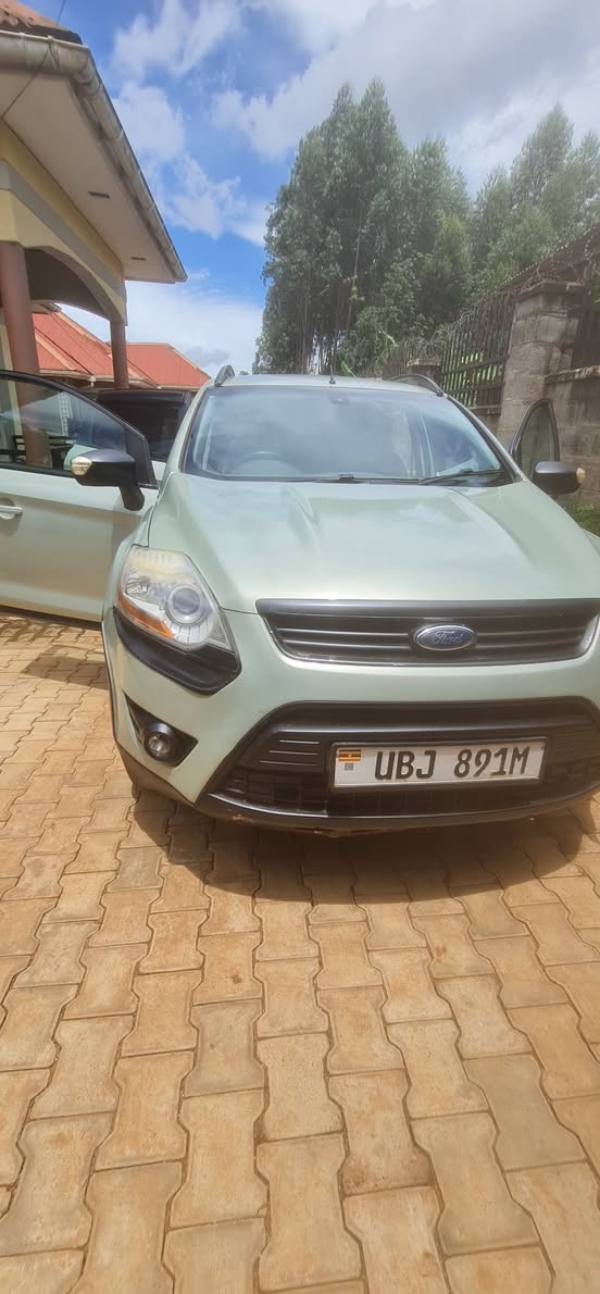 A picture of Ford kuga 2 5 petrol turbo charged