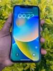A picture of iPhone 11 plain DOBLE LAIN
