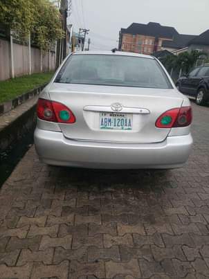 A picture of Toyota corolla 2004