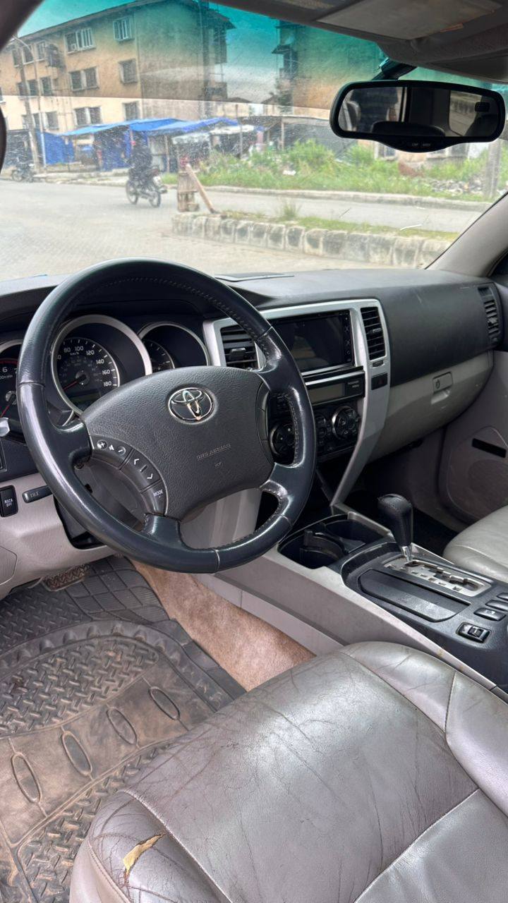 A picture of Toyota 4runner