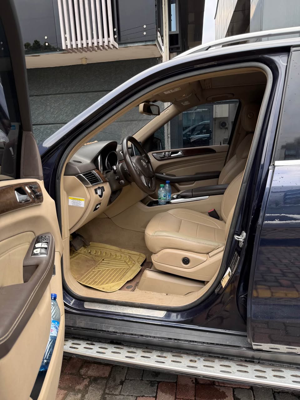 A picture of Sweet Dealers deal end user deals Naija use Benz Ml350