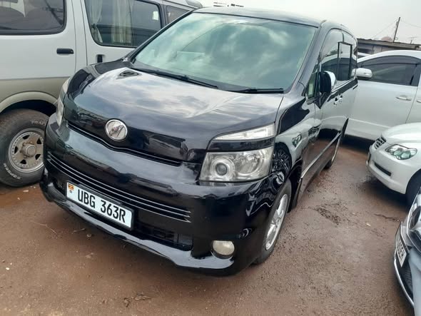 A picture of Toyota Noah voxy