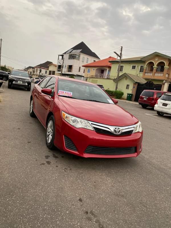 A picture of 2012 Foreign used Toyota Camry Comes with a perfect working
