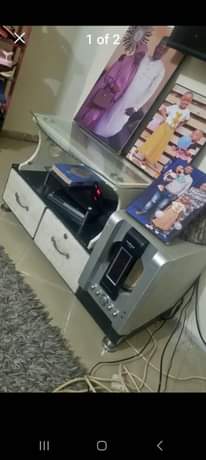 A picture of KABATI LA ALUMINIUM TV SHOWCASES