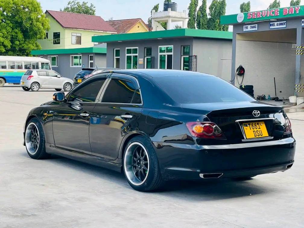 A picture of Toyota Mark X