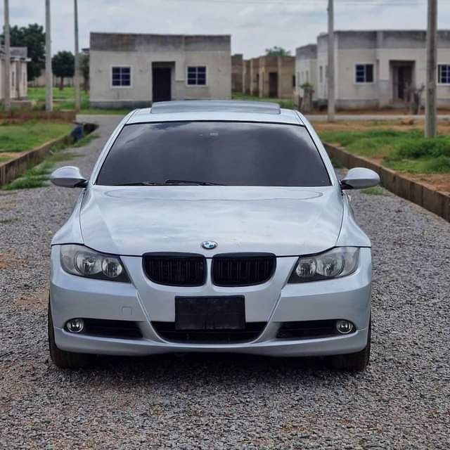 A picture of 2008 BMW 328i E90