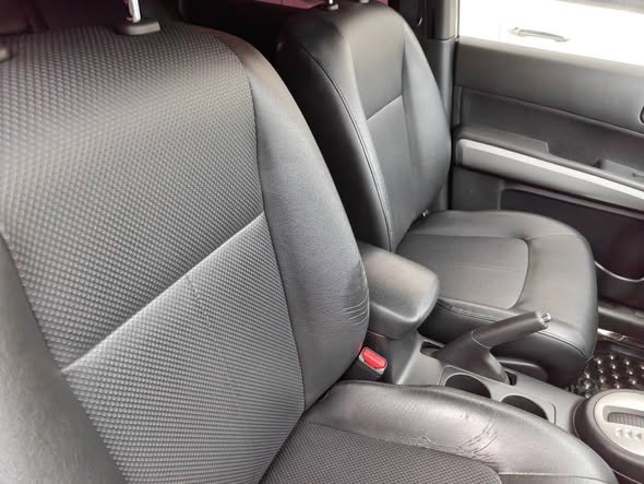A picture of NISSAN X TRAIL 2012