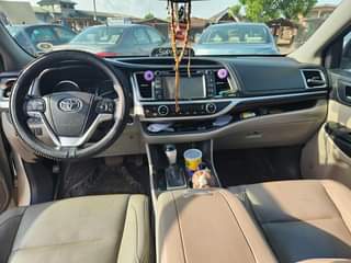 A picture of Unregistered Toyota highlander 2014