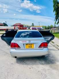 A picture of Toyota crown