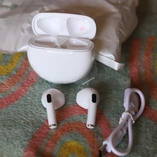 earbuds