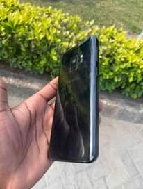 A picture of Samsung s9 plain