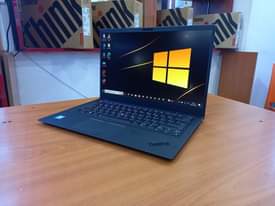 A picture of LENOVO X1 CARBON