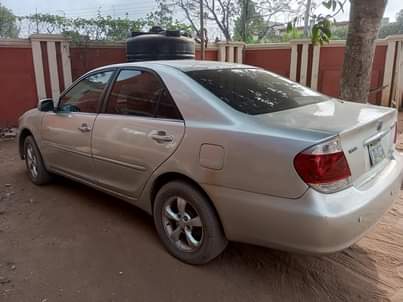 A picture of Toyota Camry 04