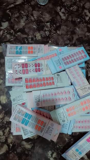 A picture of Fast nails