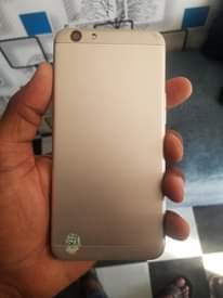 A picture of Oppo f1s