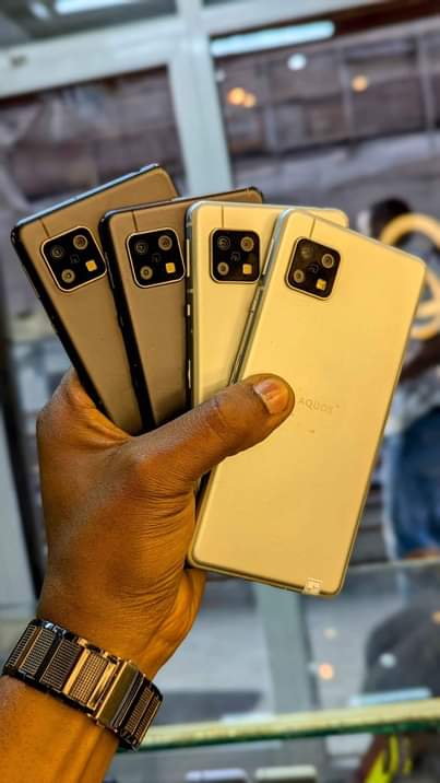 A picture of Aquos sese5g gb64 ram4