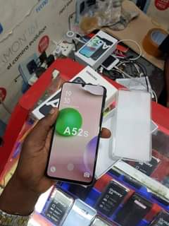 A picture of Samsung A52s