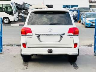 A picture of Toyota Land Cruiser 2014