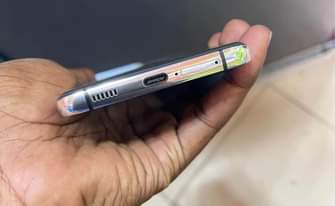 A picture of SAMSUNG S21 ULTRA