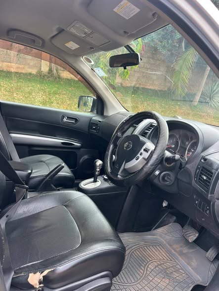 A picture of Nissan X trail in very good condition 23 5m 0703482288
