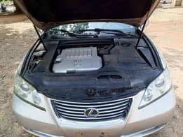 A picture of 2008 ES350 in super pristine condition untampered engine AC working