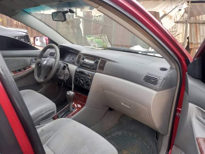 A picture of Corolla 07 model with silent Engine and smooth Gear transmission