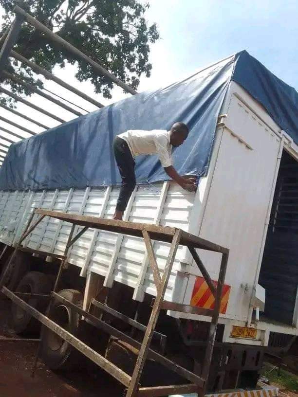 A picture of Tarpaulin making