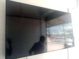 A picture of tv sabofa laptop kwa bei powa