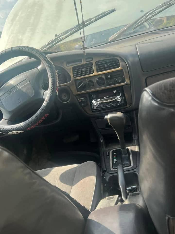 A picture of Toyota camry orobo
