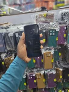 A picture of S9 plus 256gb duos