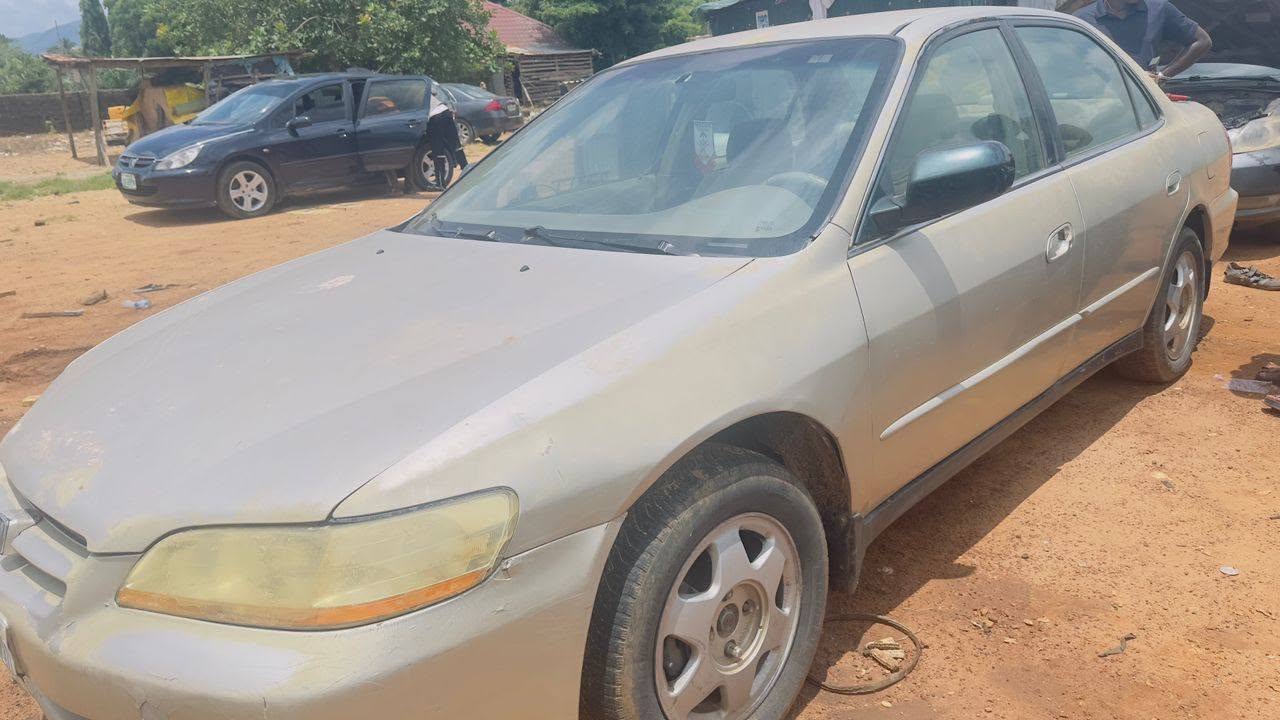 A picture of A DISTRESS DISTRESS FIRST BODY HONDA ACCORD FOR SALE WITH