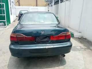 A picture of Honda Accord 2000 V6 engine