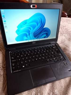A picture of Dell latitude E7250