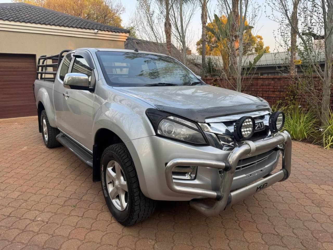 isuzu kb 300