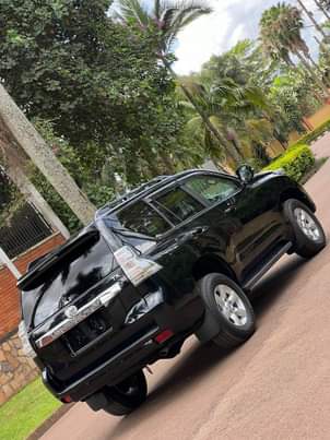 A picture of 2016 Toyota Landcruiser