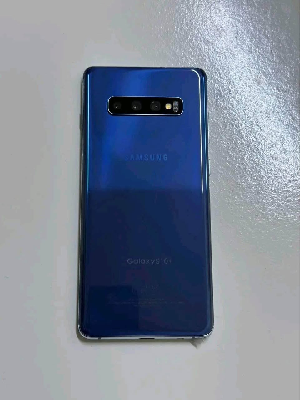 A picture of Samsung s10