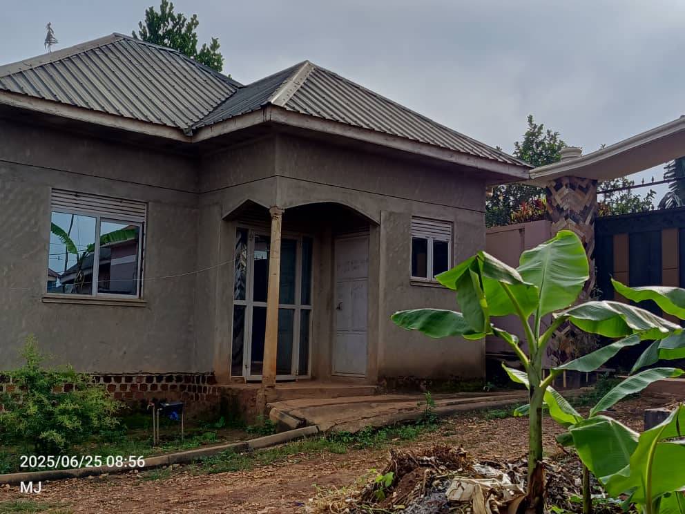 A picture of HOUSE ON QUICK SALE