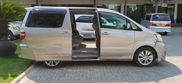 A picture of Alphard mil 10 9 Box 5 zisiguswe ziwe pembeni Engine
