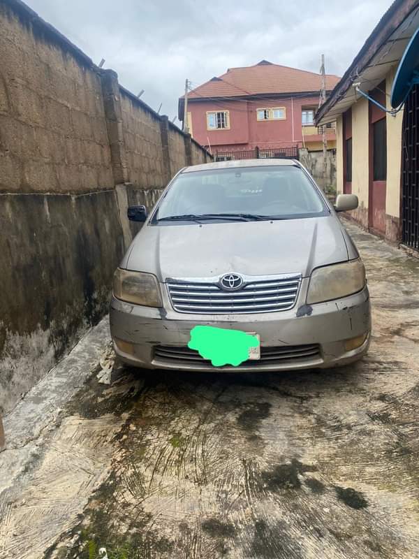 A picture of Toyota corolla Bank type MANUAL GEAR good engine AC not