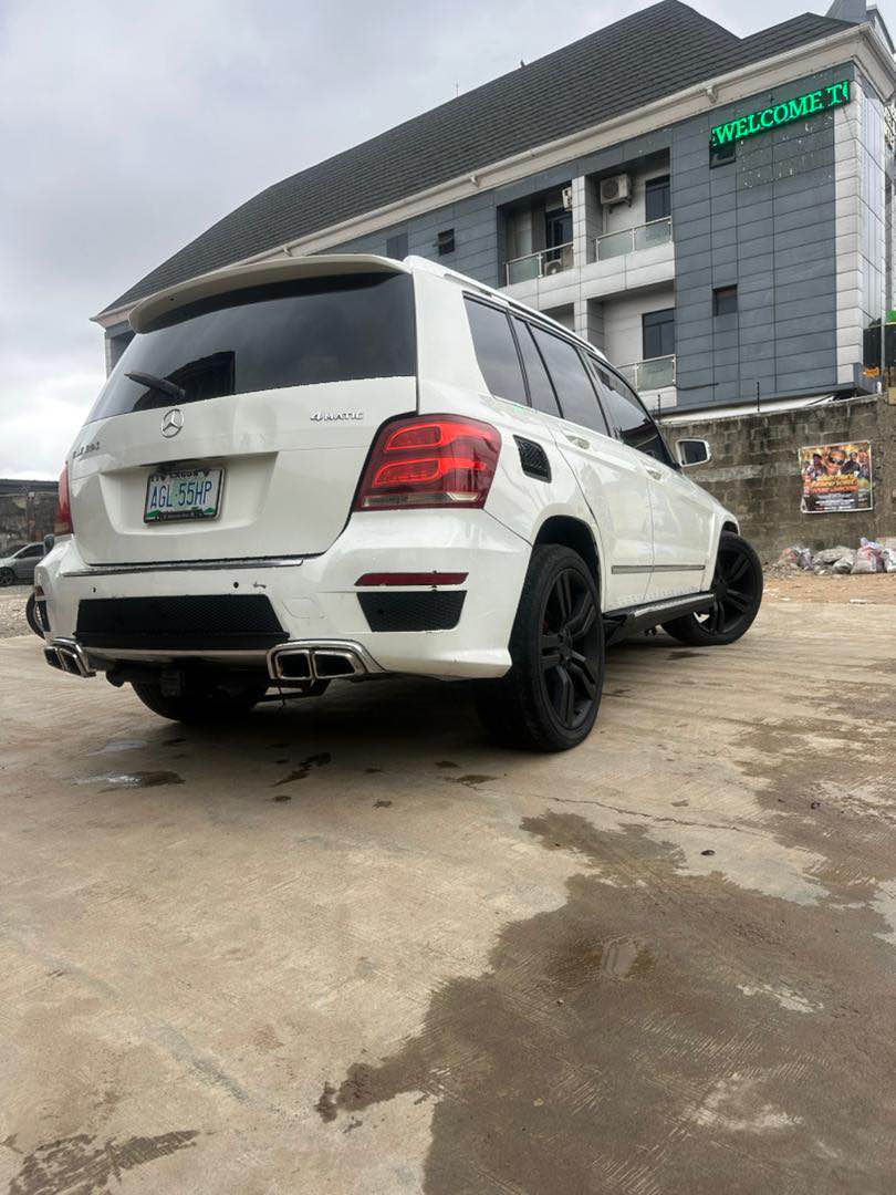 A picture of 2011 glk 350 Mercedes Benz 2022 entry