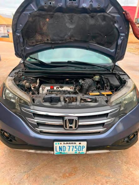 A picture of Honda CRV 2013 model Abuja