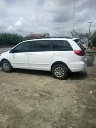 A picture of 2007 Toyota Sienna A year used Neatly flashed on first