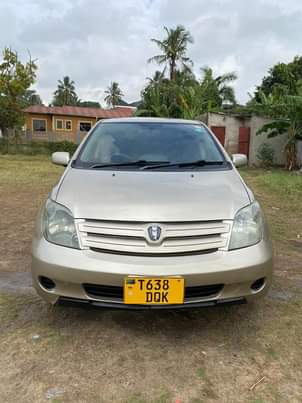 A picture of TOYOTA IST INAUZWA 11.8M