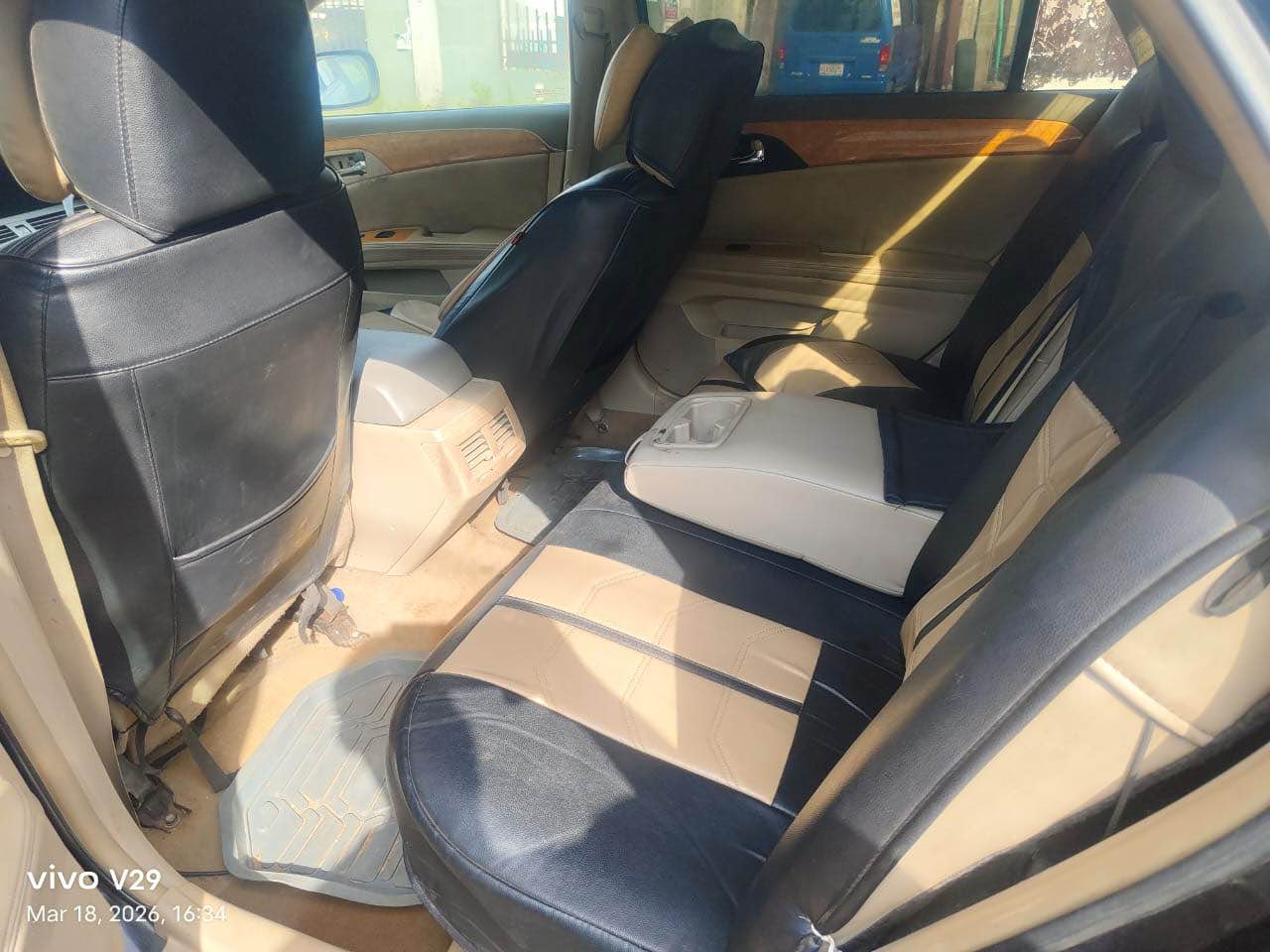 A picture of awoof Toyota Avalon 2007 model engine gear ac everything is