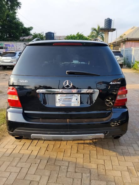 A picture of 2007 ML350 MERCEDES BENZ